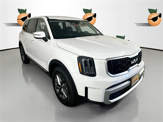 2025 Kia Telluride LX's photo