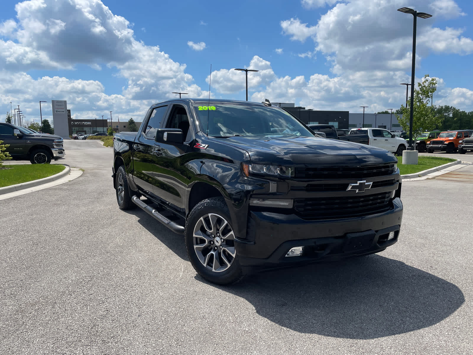 Used 2019 Chevrolet Silverado 1500 RST with VIN 3GCUYEED9KG308155 for sale in Kansas City