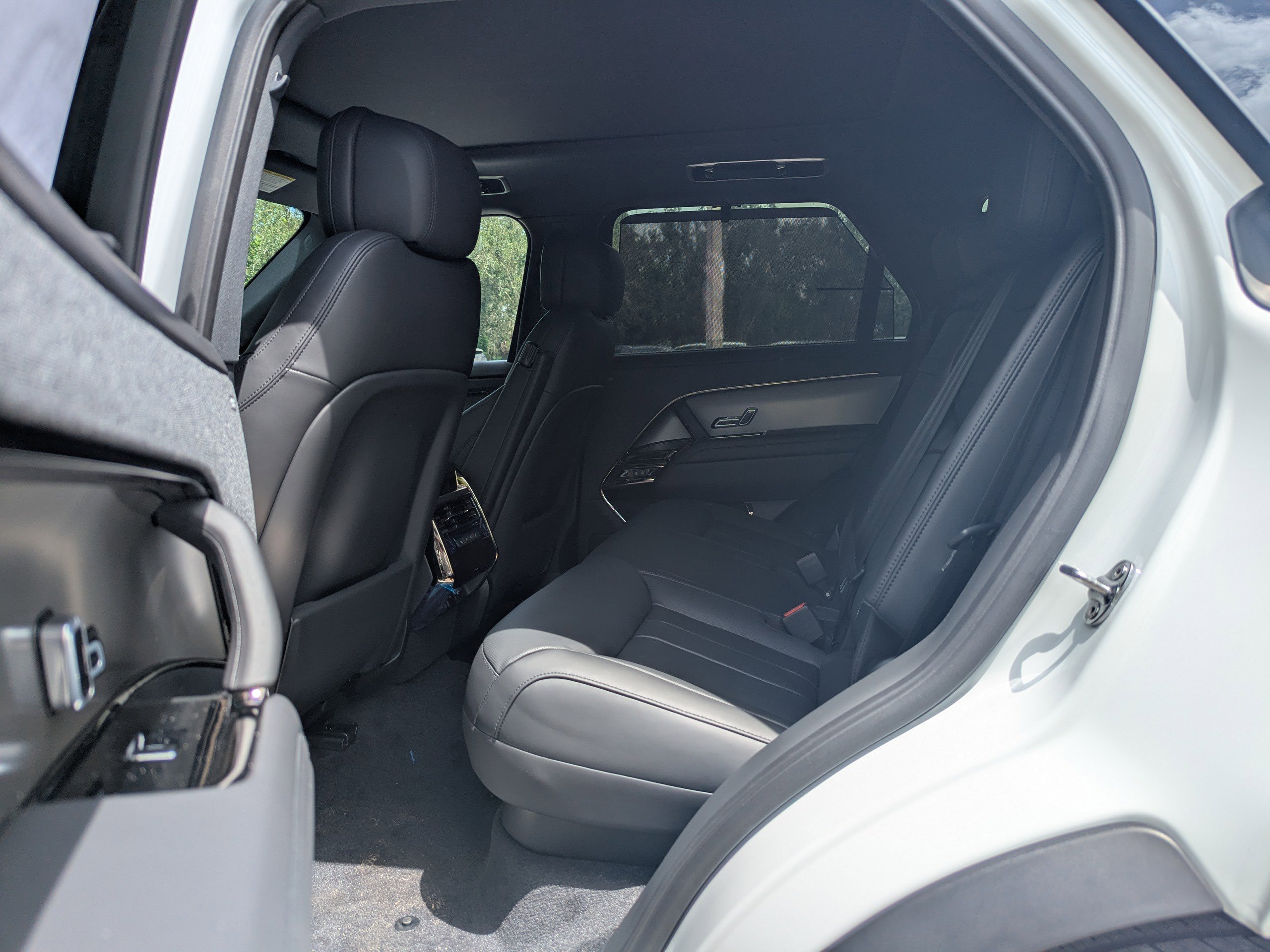 2025 Land Rover Range Rover Sport SE photo 16