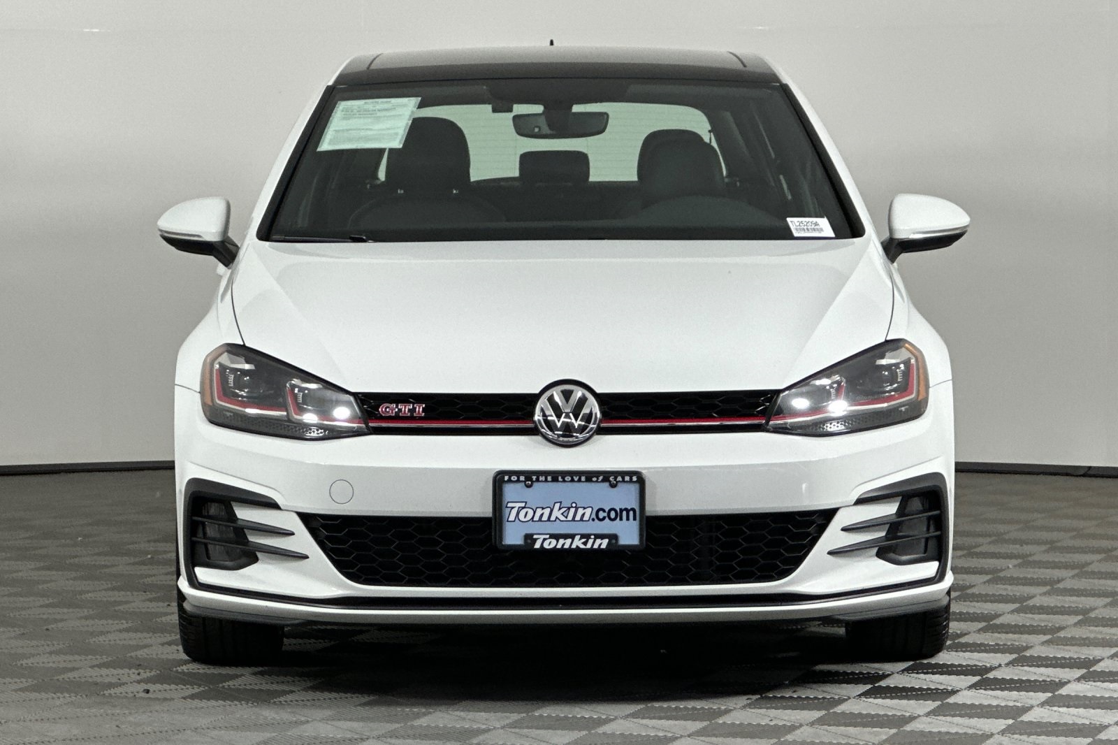 2019 Volkswagen Golf GTI SE photo 9