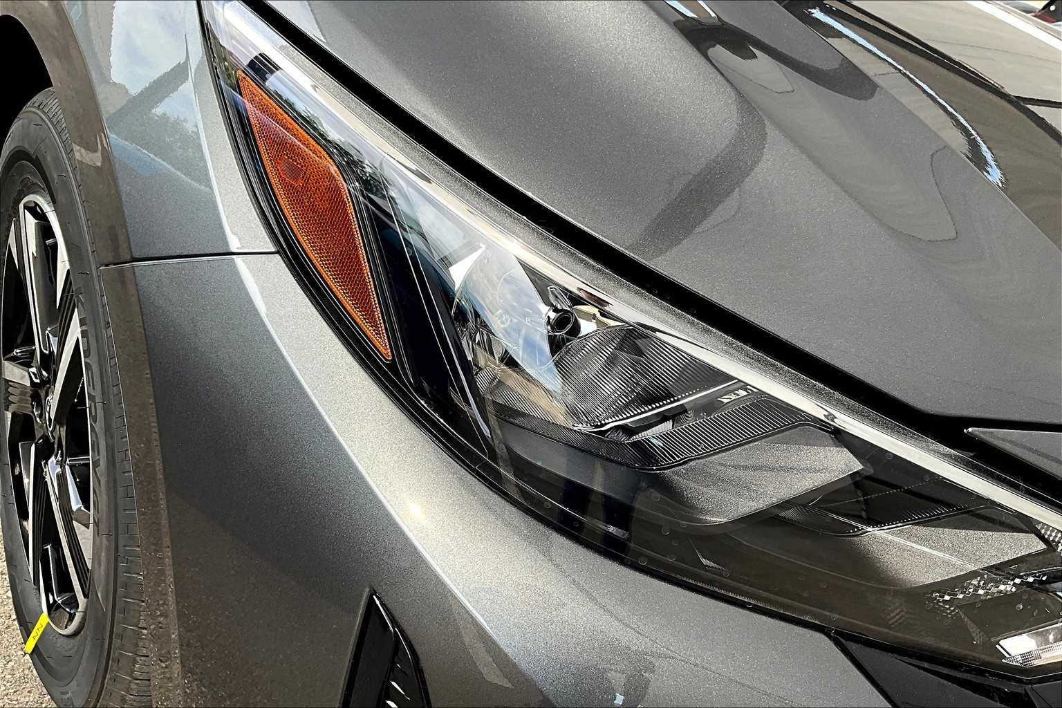 2025 Nissan Sentra SV photo 17