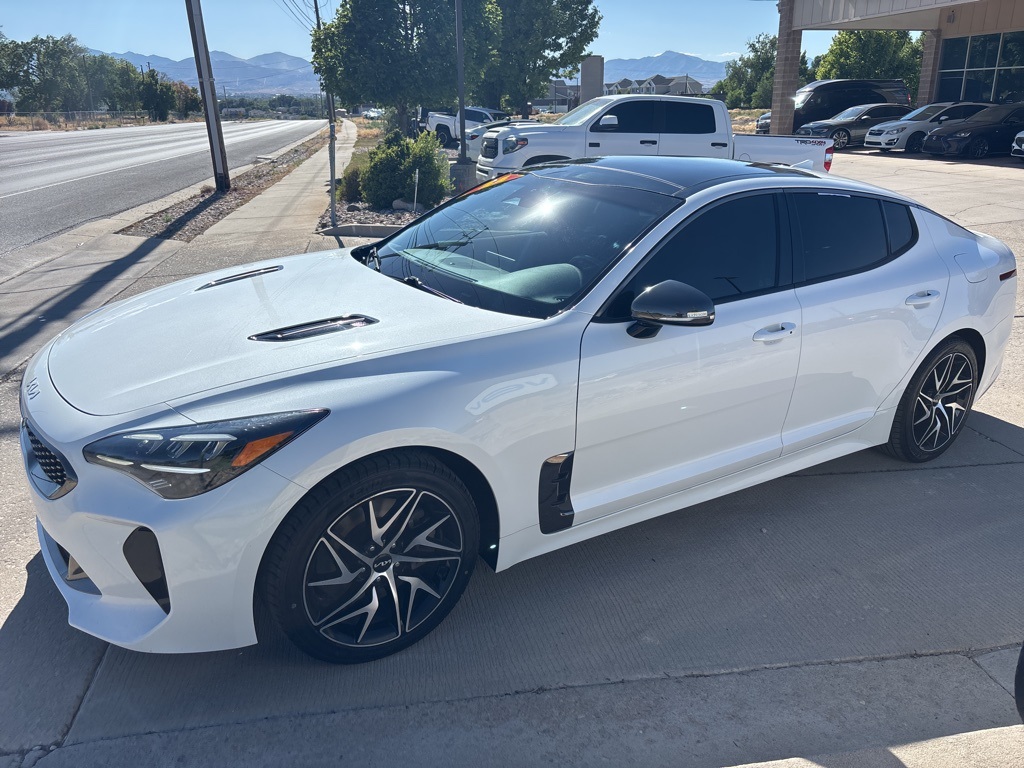 2022 Kia Stinger GT-Line photo 3