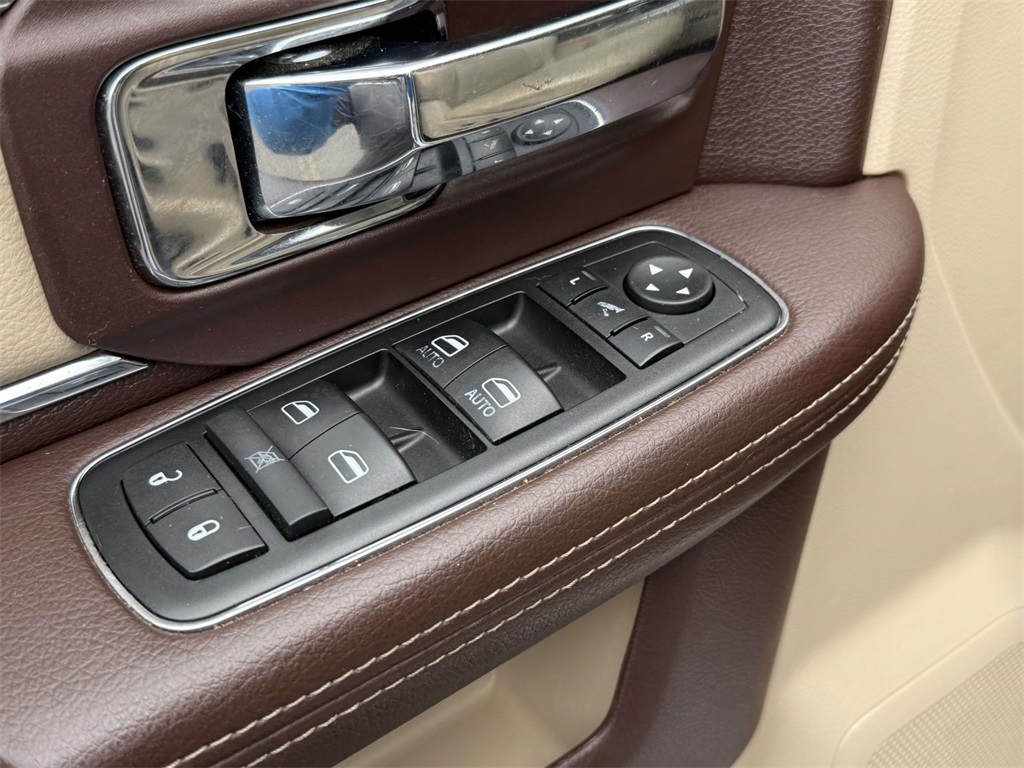 2015 Ram 2500 Laramie photo 27