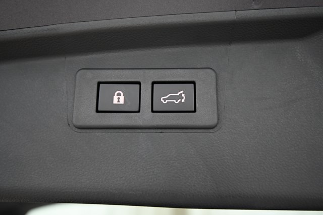 2025 Subaru Outback Touring photo 17