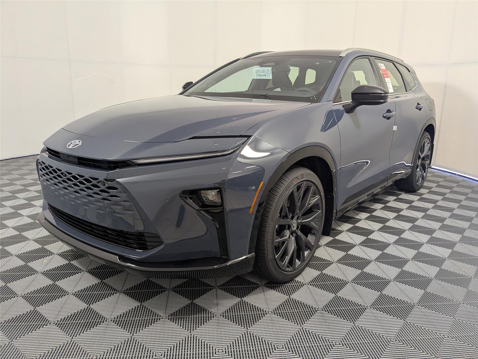 2025 Toyota Crown Signia Limited's photo