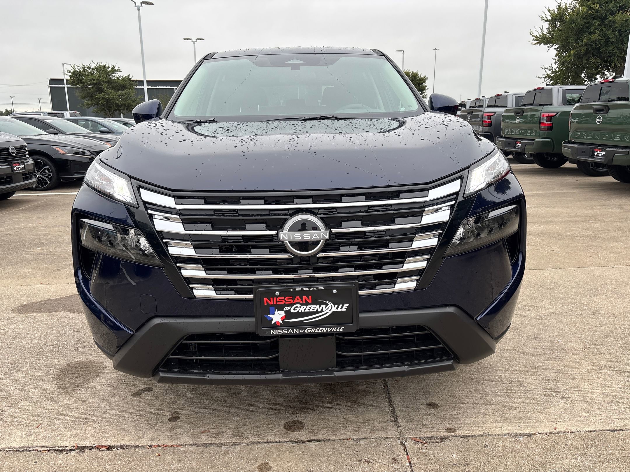 2026 Nissan Rogue SV photo 2