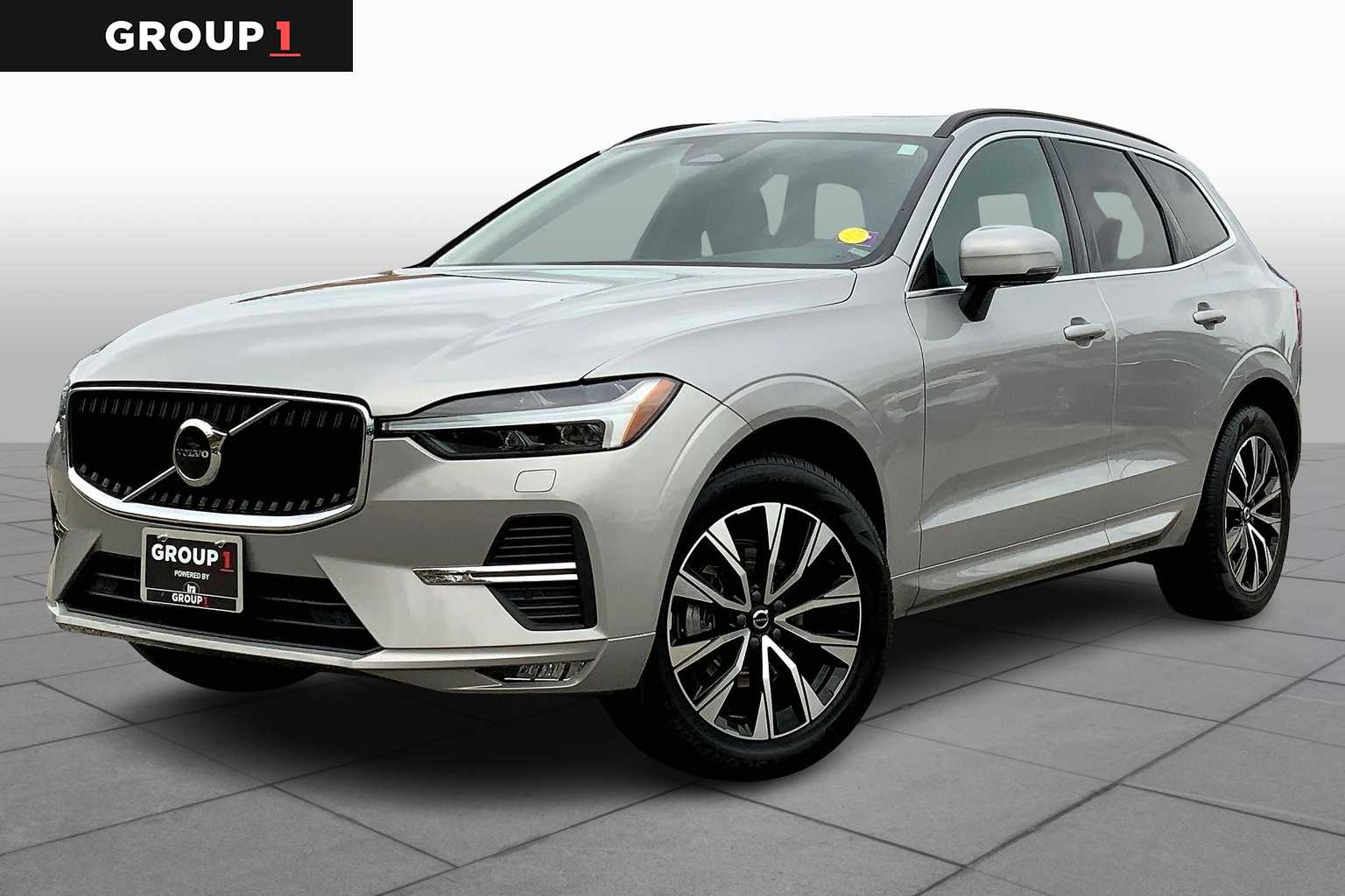 2023 Volvo XC60 Core's photo