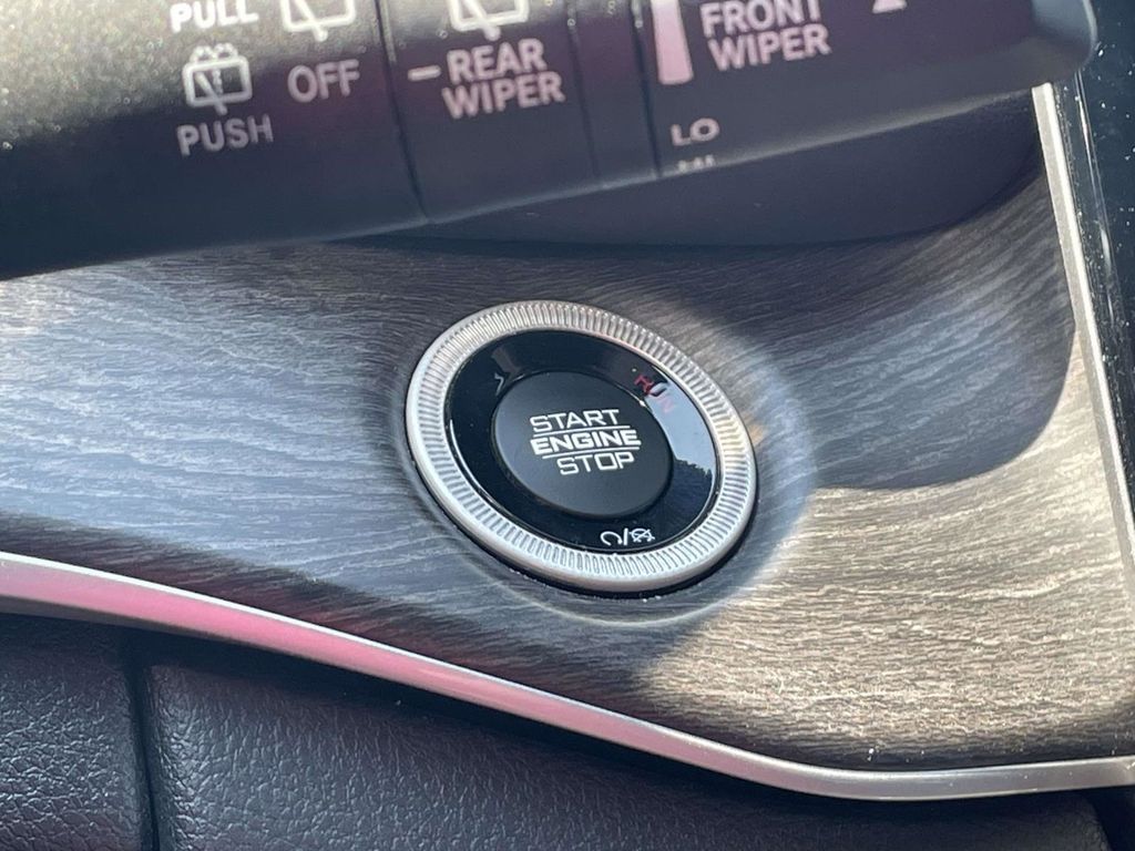 2023 Jeep Cherokee Base photo 32