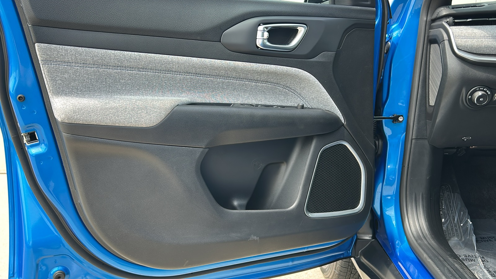 2025 Jeep Compass Latitude photo 15
