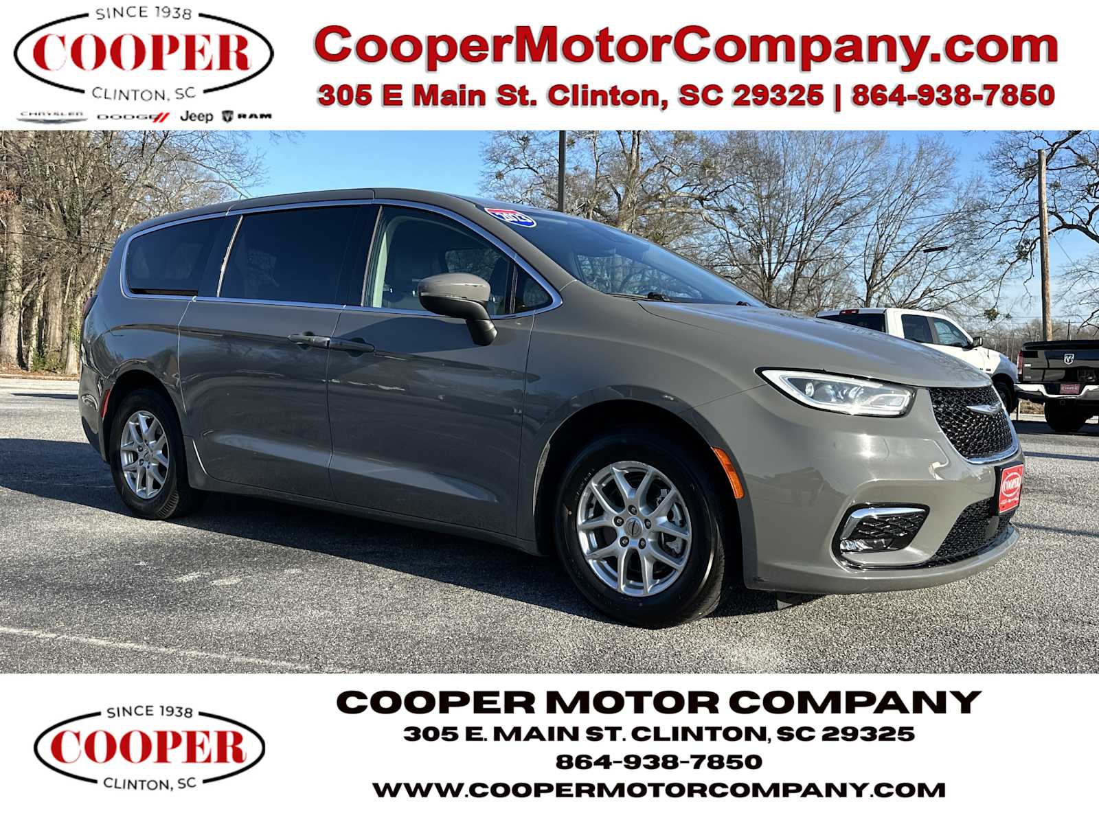2023 Chrysler Pacifica Touring L's photo