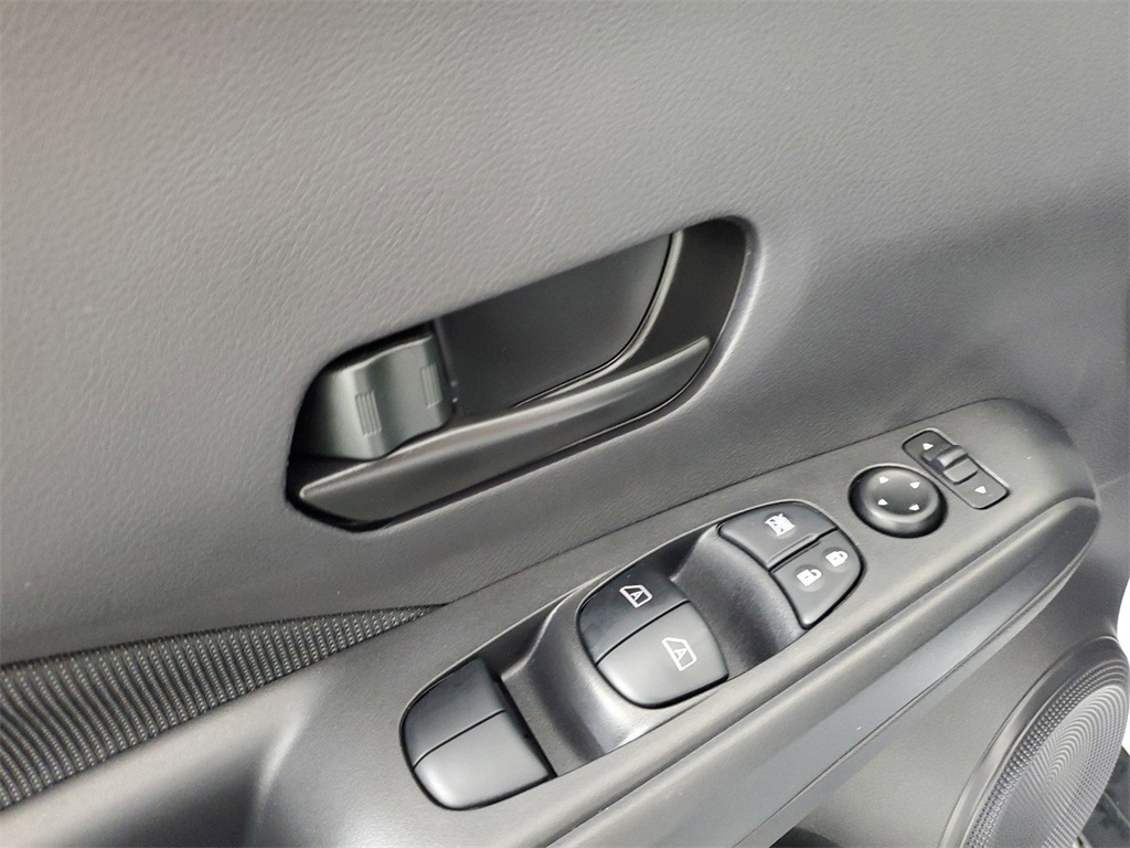 2024 Nissan Kicks S photo 13