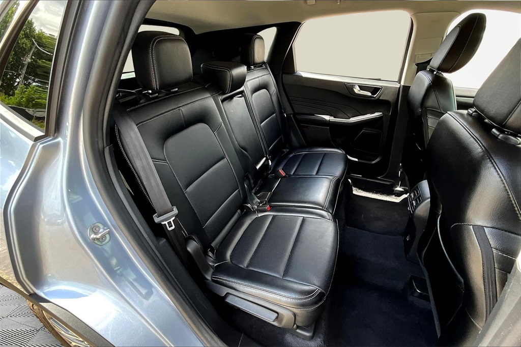 2022 Ford Escape SEL photo 27