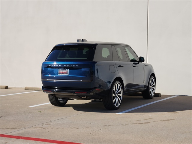 2025 Land Rover Range Rover SE photo 4