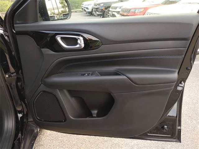 2026 Jeep Compass Latitude photo 29