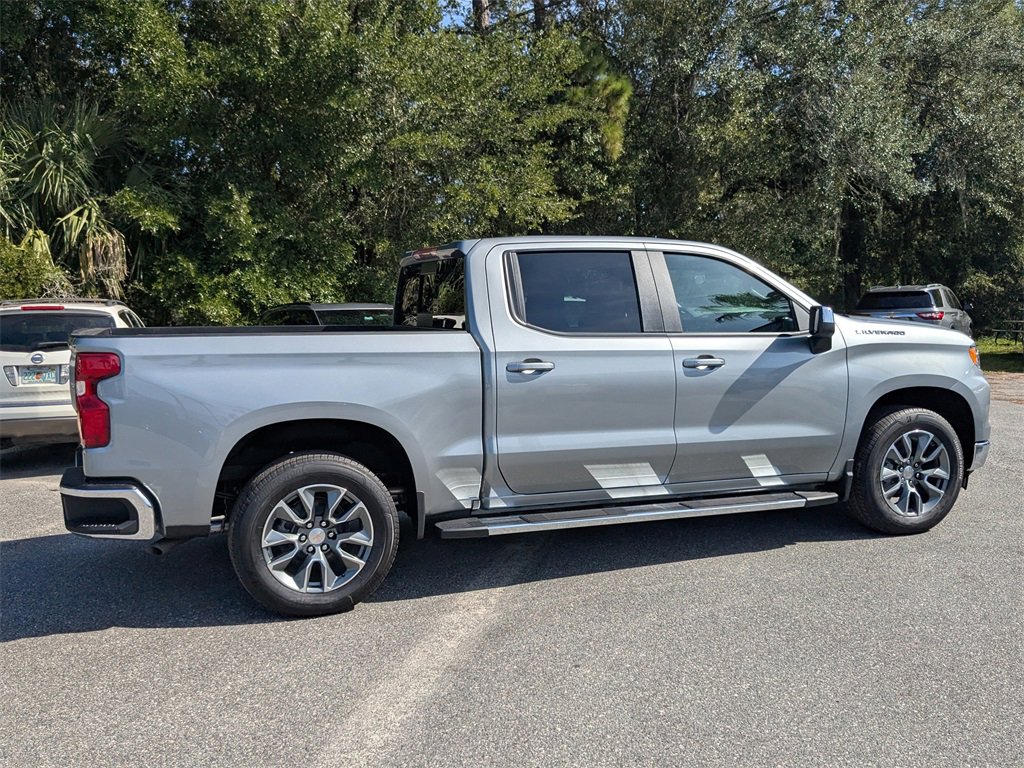 2026 Chevrolet Silverado 1500 LT photo 2