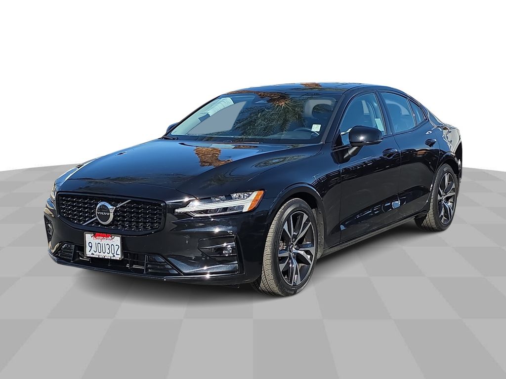 2024 Volvo S60 B5 Core photo 4