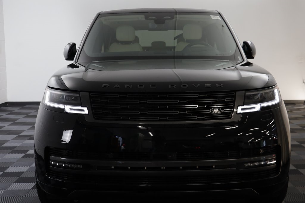 2025 Land Rover Range Rover SE photo 17