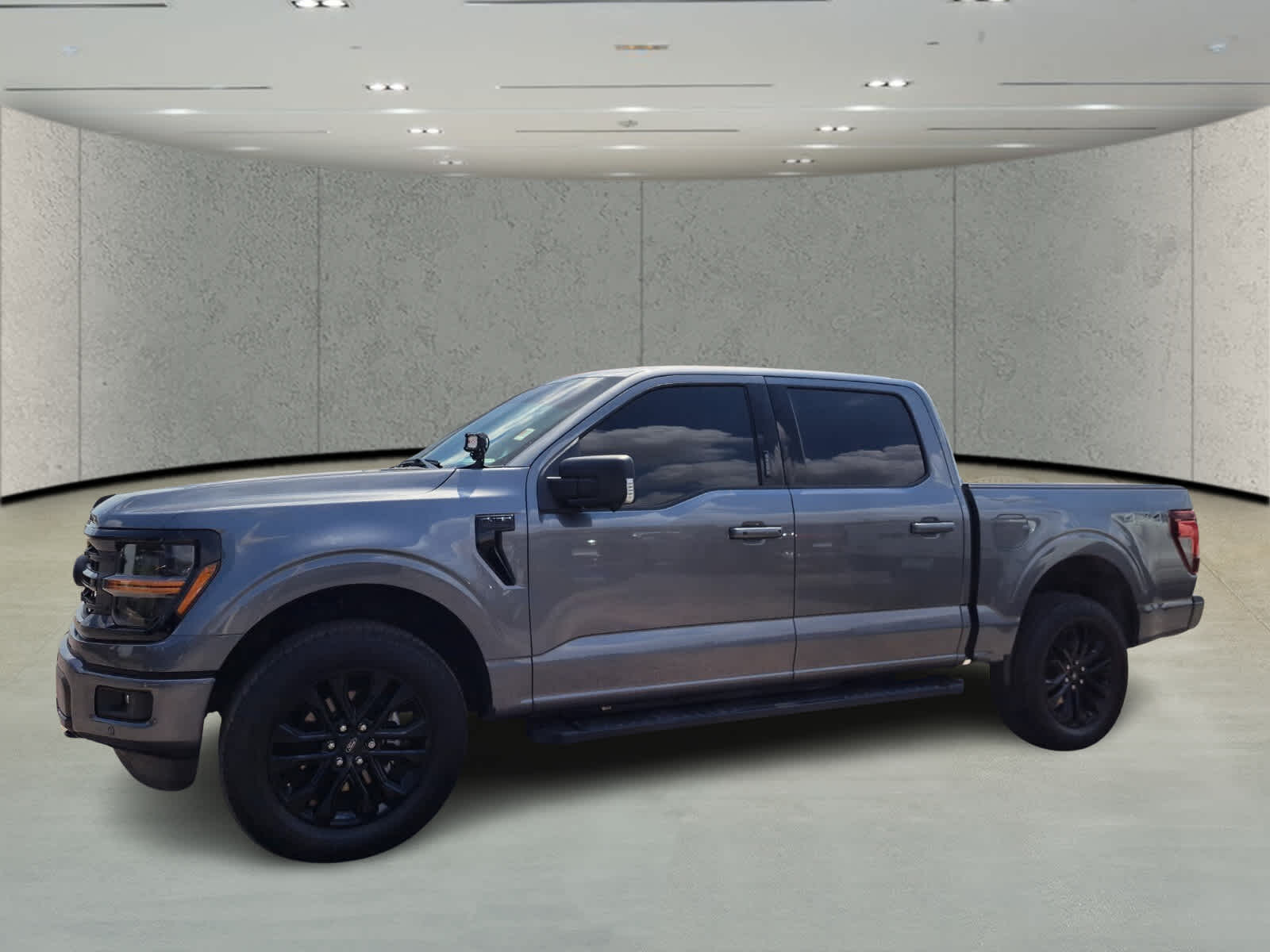 2024 Ford F-150 XLT photo 9