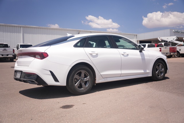 2023 Kia K5 LXS photo 2