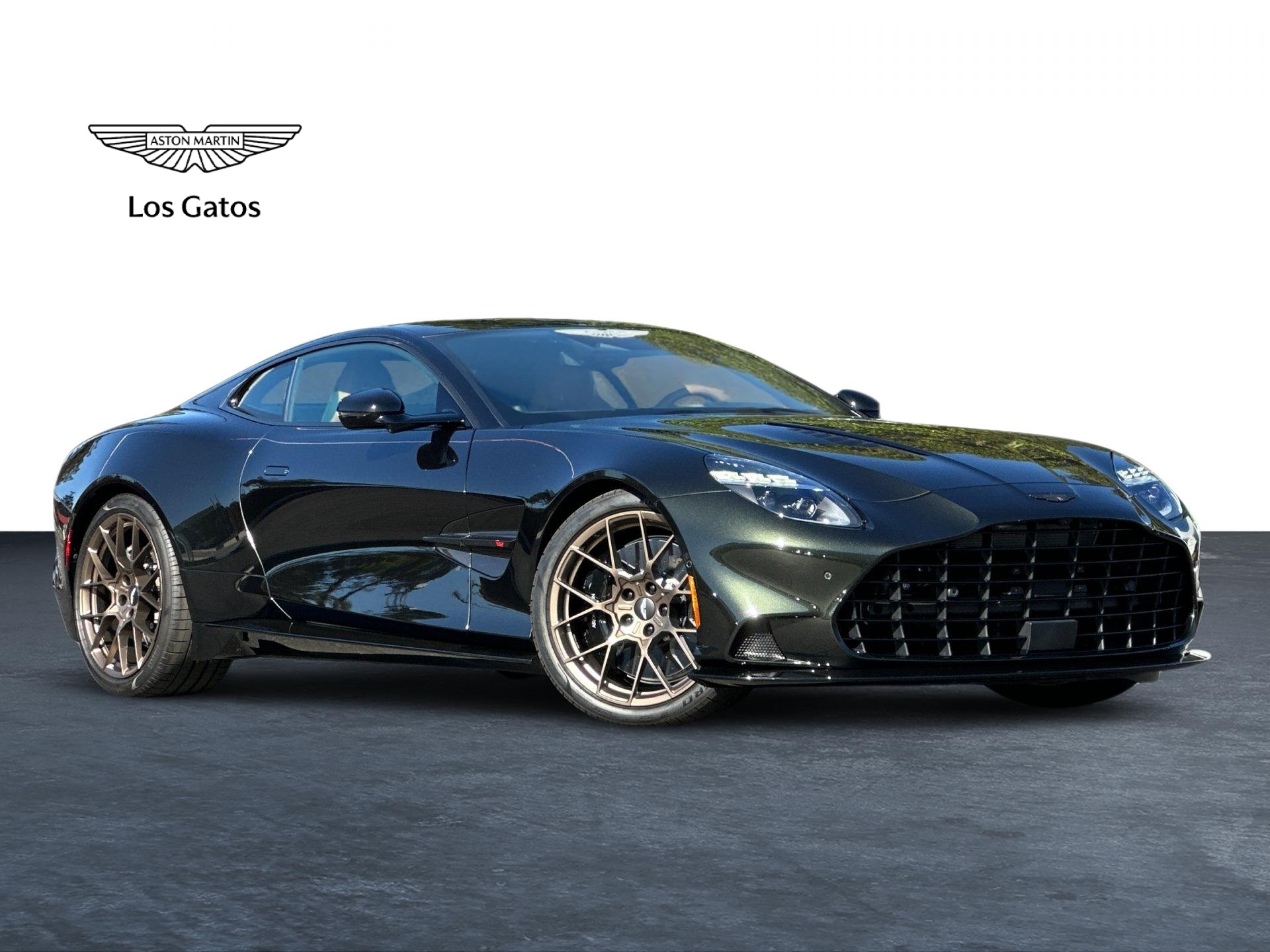 2025 Aston Martin Vanquish Base's photo