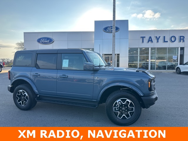 2025 Ford Bronco 4-Door Outer Banks's photo