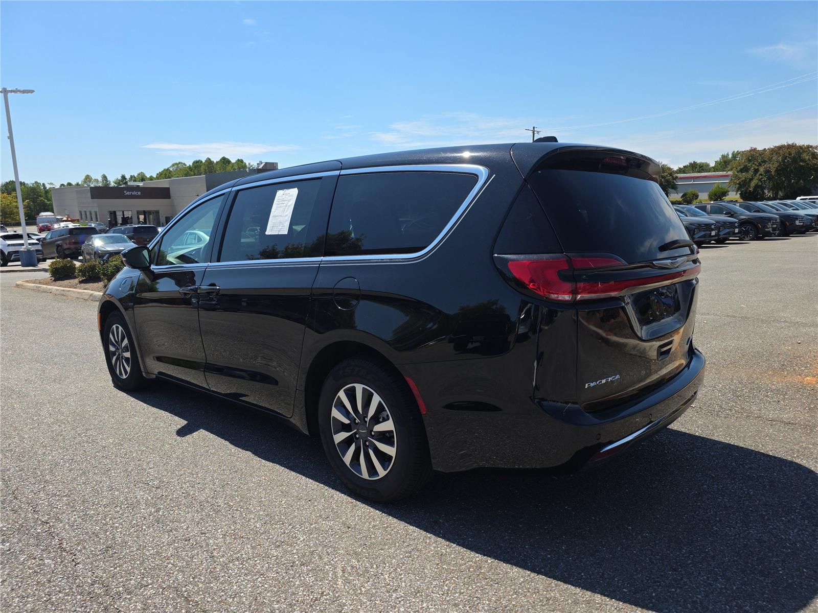 2024 Chrysler Pacifica Hybrid photo 7