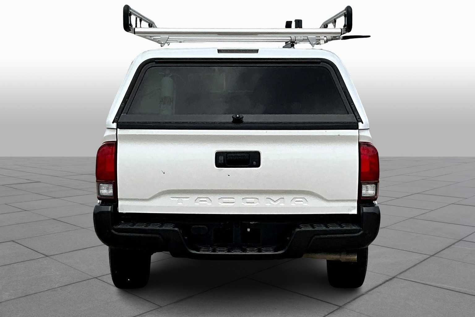 2022 Toyota Tacoma SR Access Cab photo 4