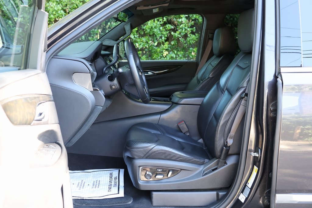 2017 Cadillac Escalade ESV Platinum photo 21