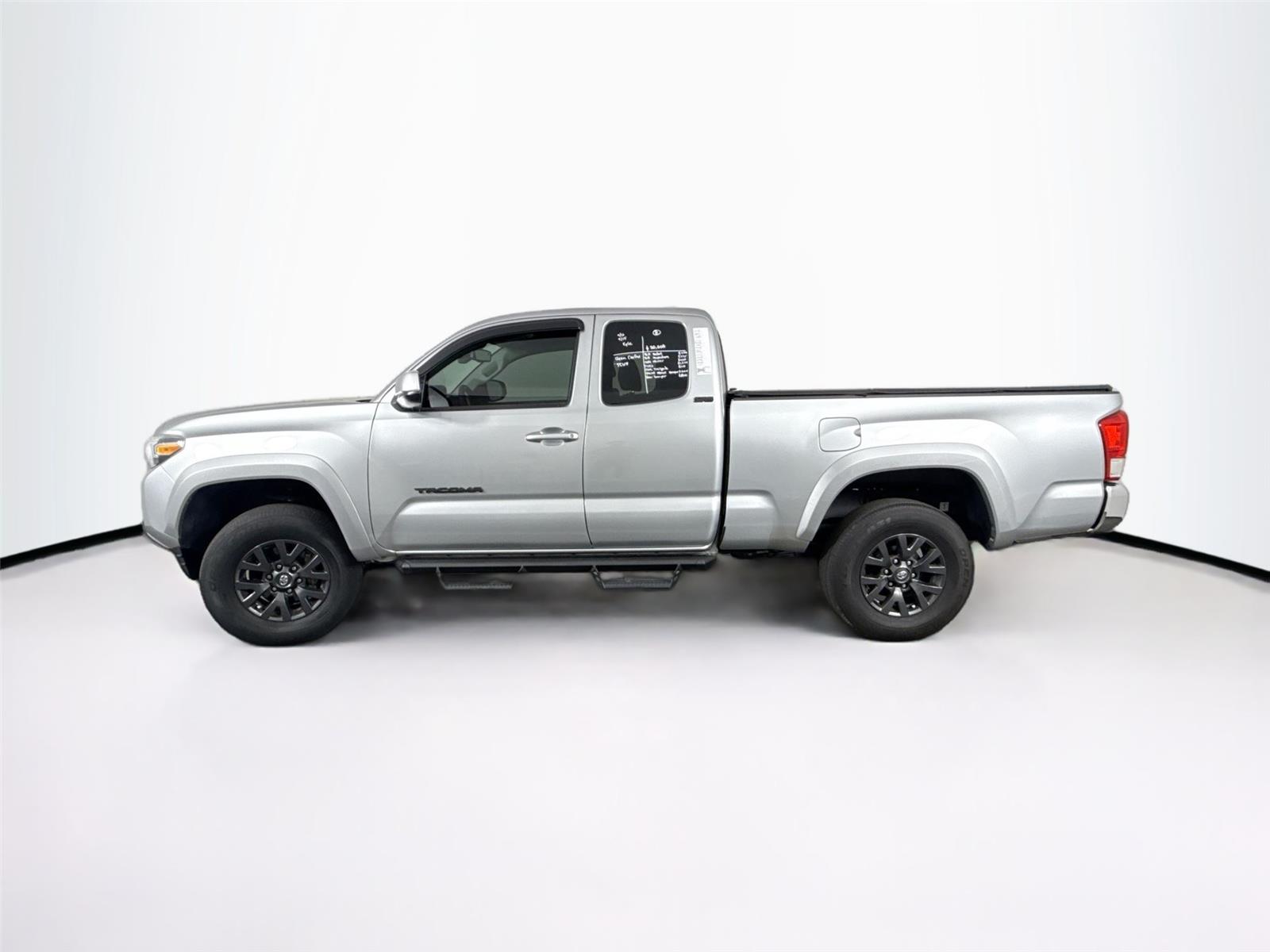 2022 Toyota Tacoma SR5 V6 photo 9