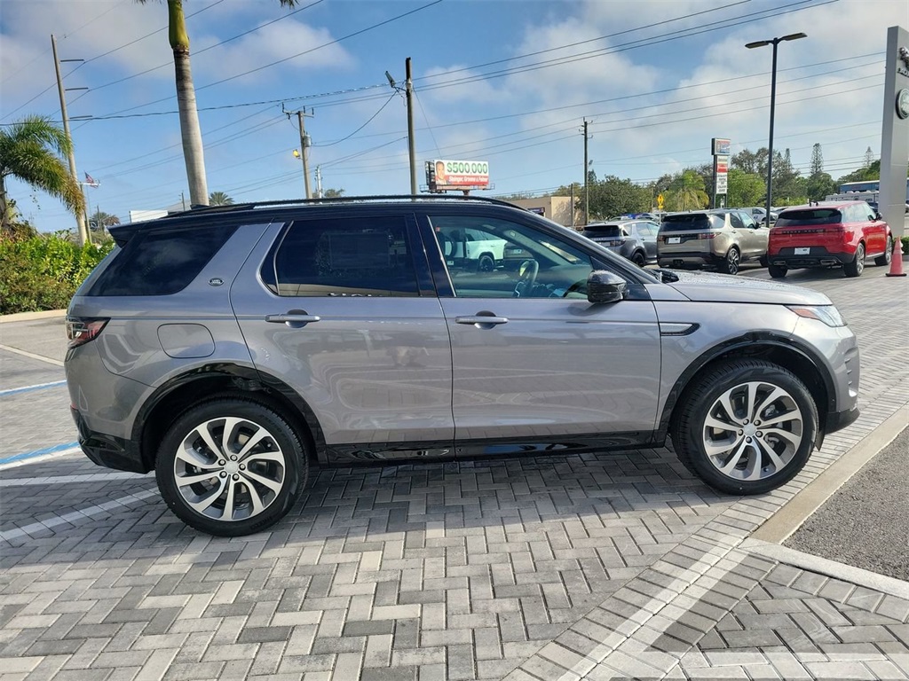 2025 Land Rover Discovery Sport SE photo 6