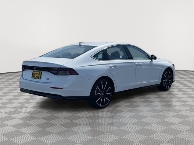 2025 Honda Accord Hybrid Touring photo 4