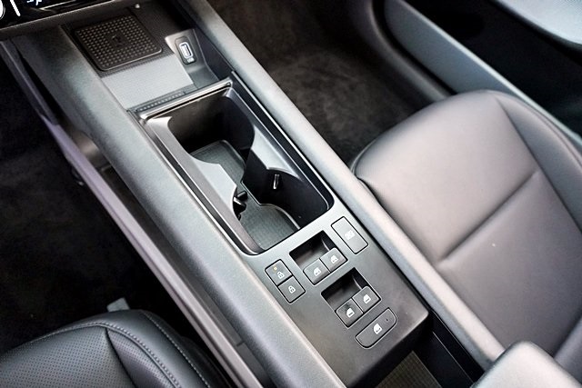 Used 2023 Gold Hyundai SEL image 30