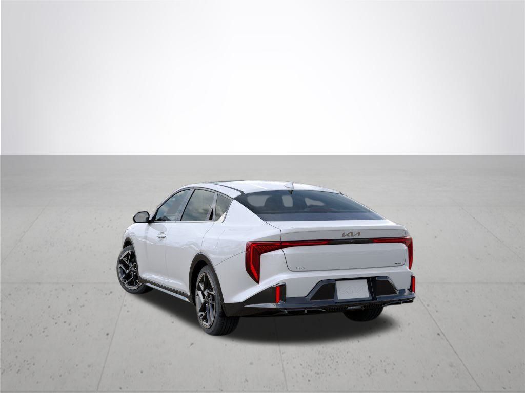 2025 Kia K4 GT-Line photo 4