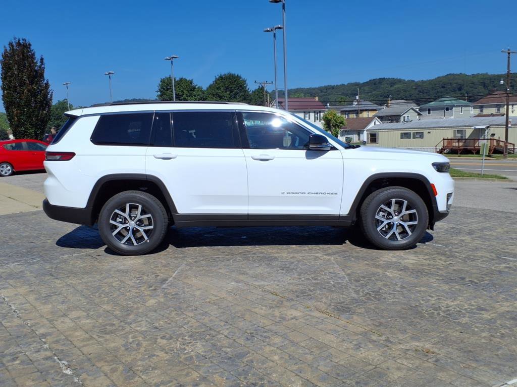 2025 Jeep Grand Cherokee Limited photo 4