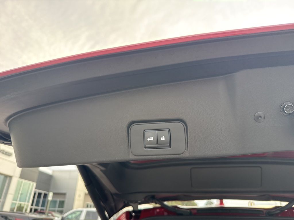 2023 Nissan Rogue SL photo 4