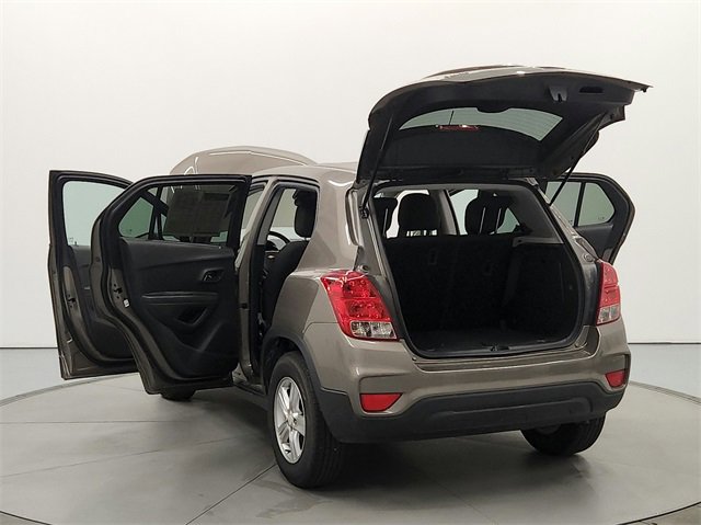 2022 Chevrolet Trax LS photo 13