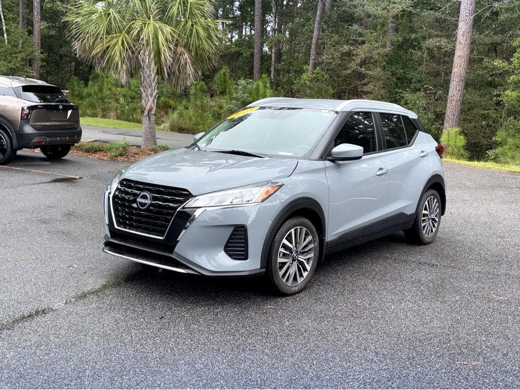 2023 Nissan Kicks SV photo 3
