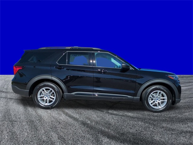 2026 Ford Explorer photo 3