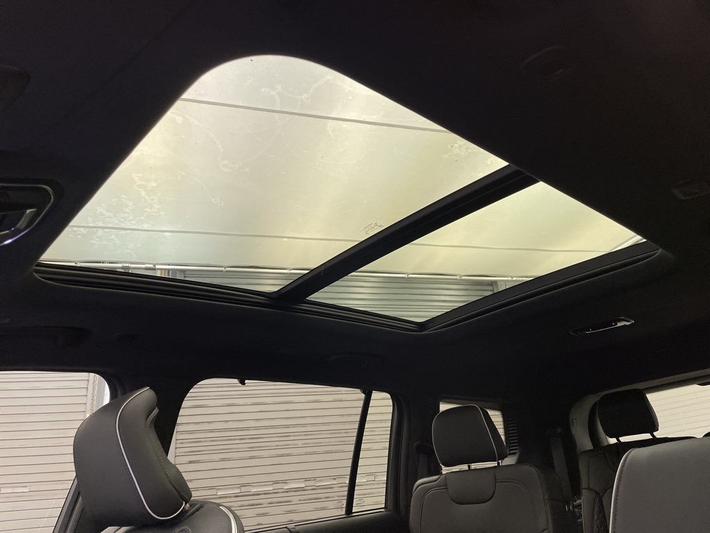 2025 Jeep Grand Cherokee L Summit Reserve photo 16