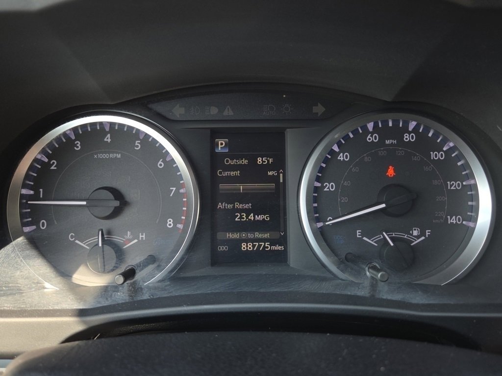 2019 Toyota Highlander LE Plus photo 25
