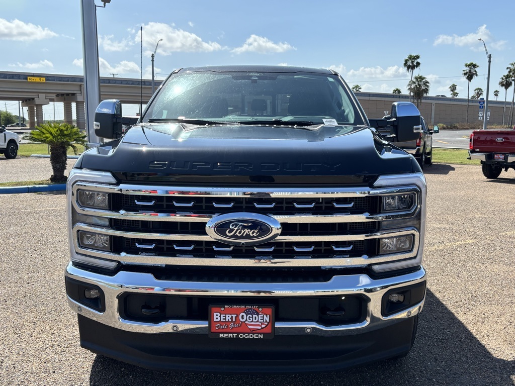 2025 Ford F-350 Lariat photo 2