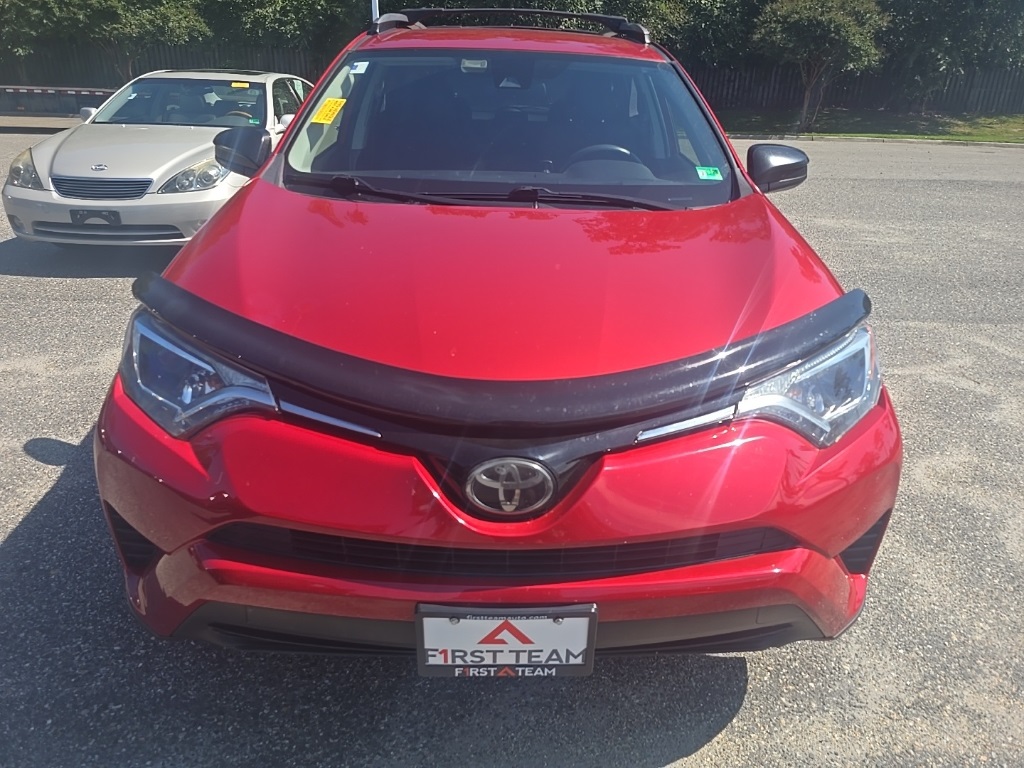 2017 Toyota RAV4 LE photo 2