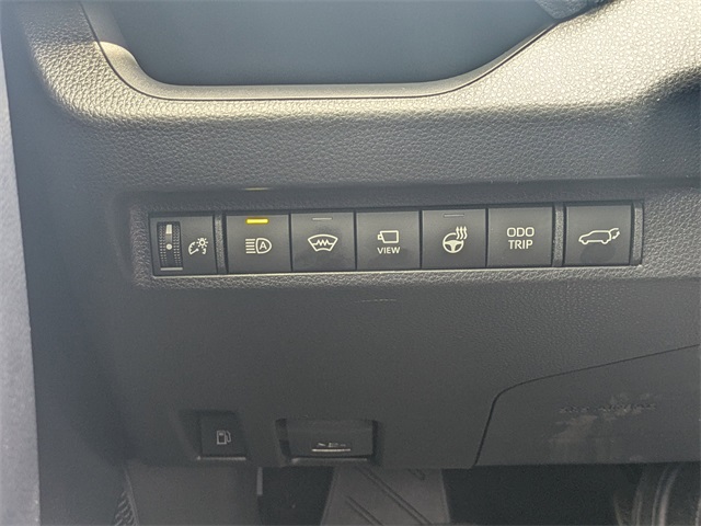 2025 Toyota RAV4 Hybrid XSE photo 26
