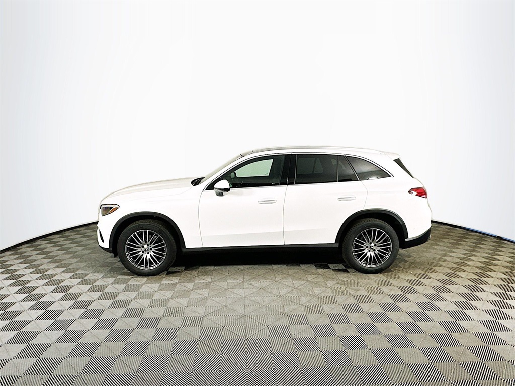 2026 Mercedes Benz GLC 300 4MATIC photo 4