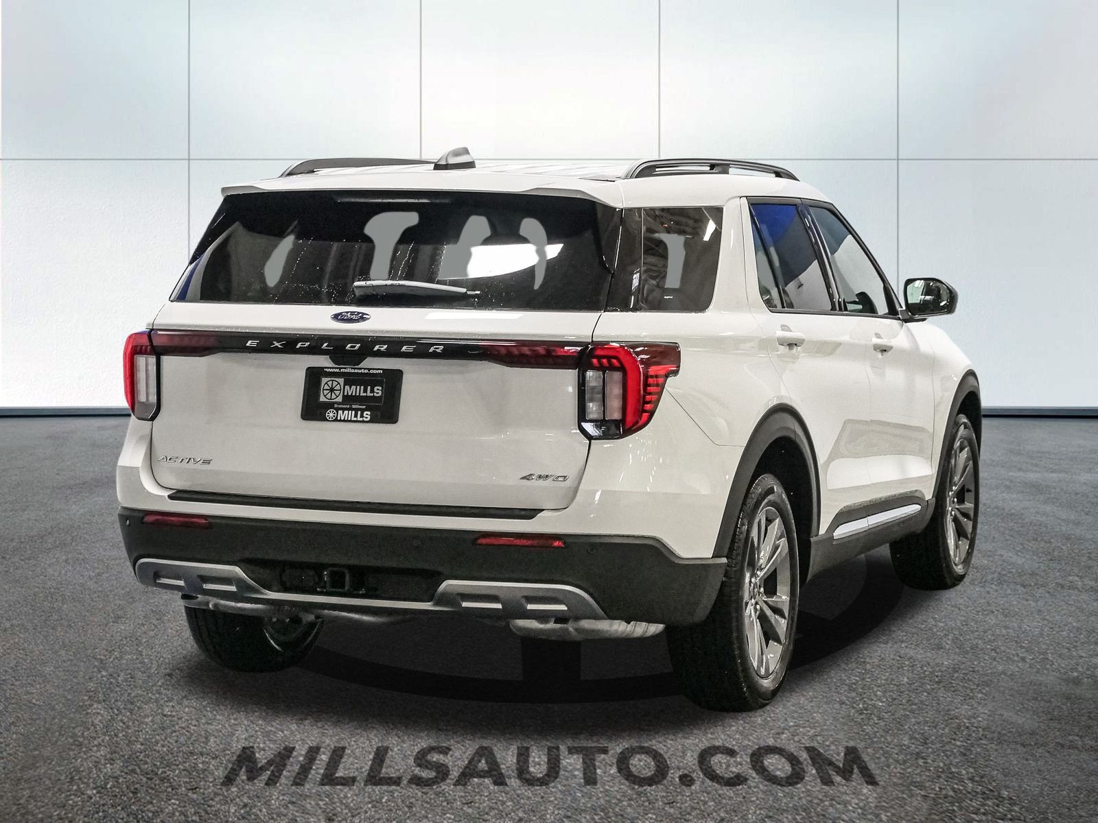 2025 Ford Explorer photo 6