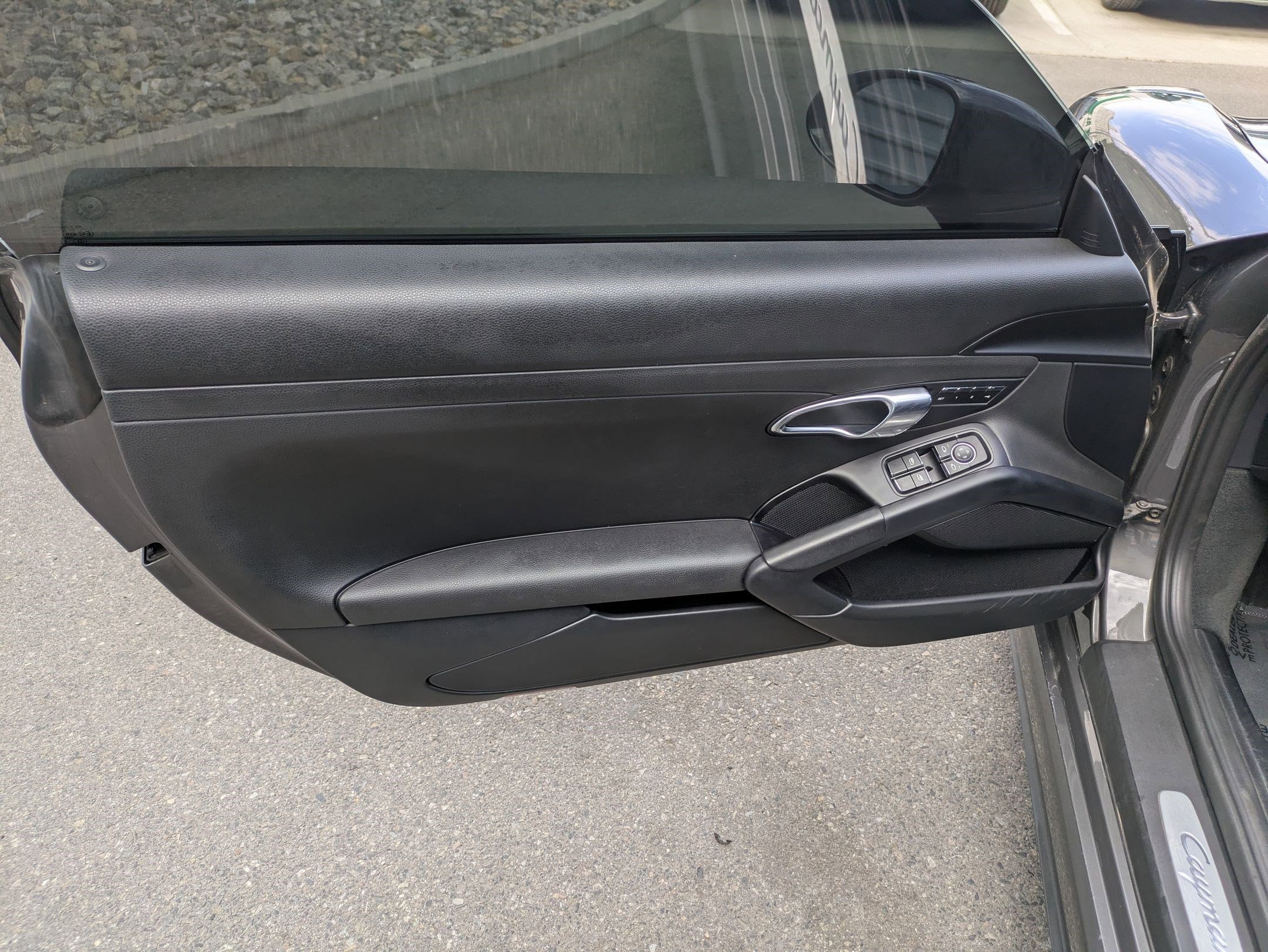 2019 Porsche Cayman T photo 12