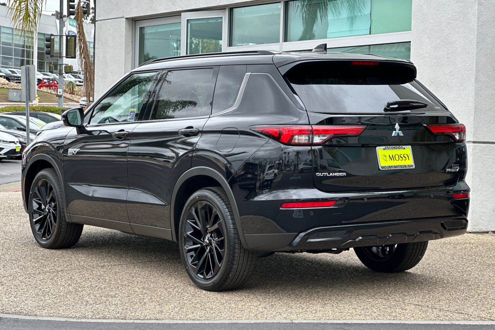 2025 Mitsubishi Outlander PHEV SEL photo 6