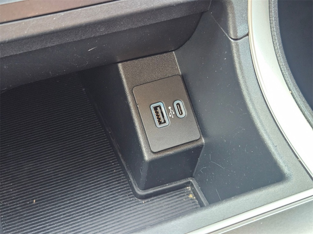 2024 Ford Edge SEL photo 23
