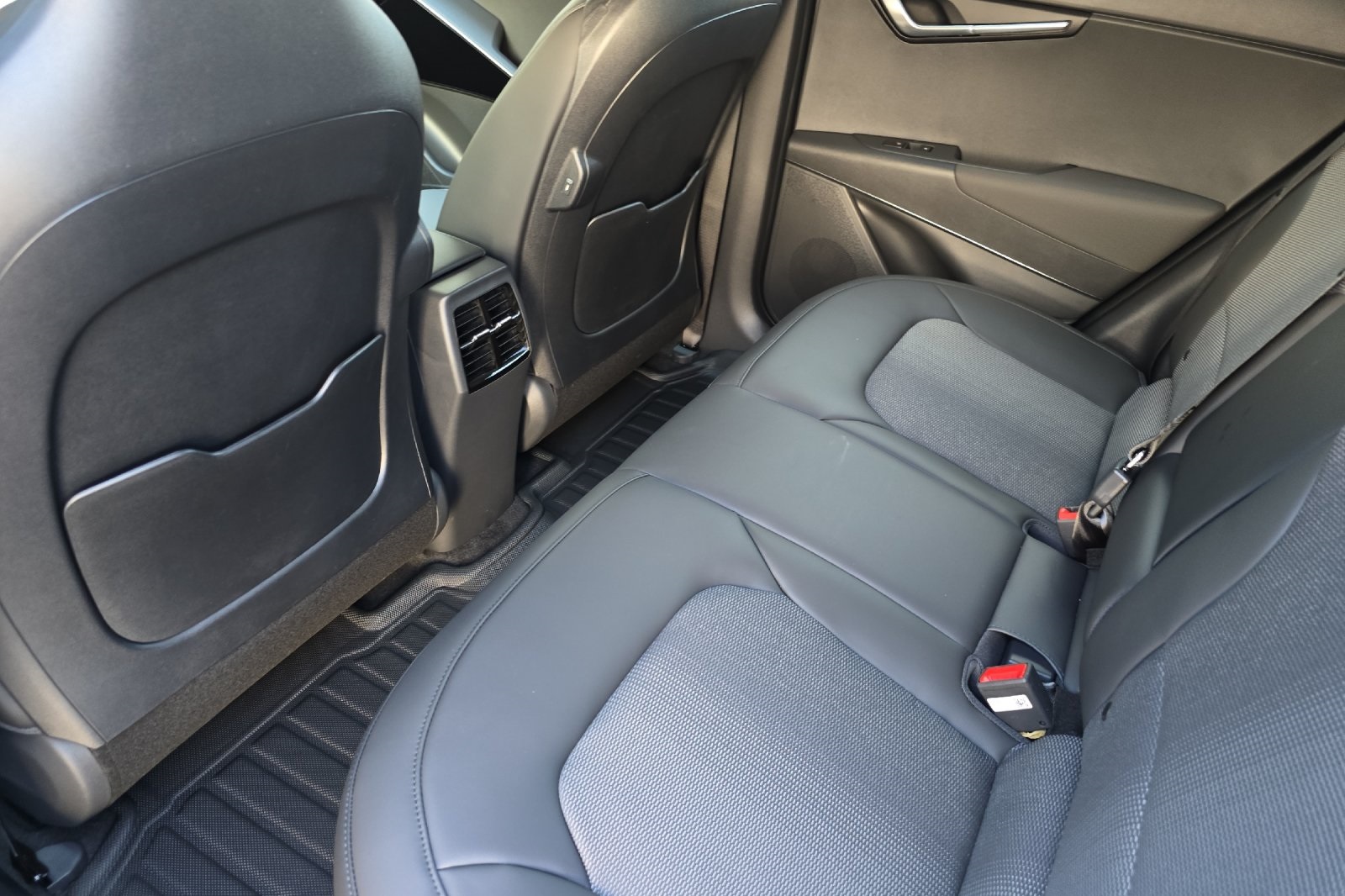 2025 Kia Niro EV Wind photo 8