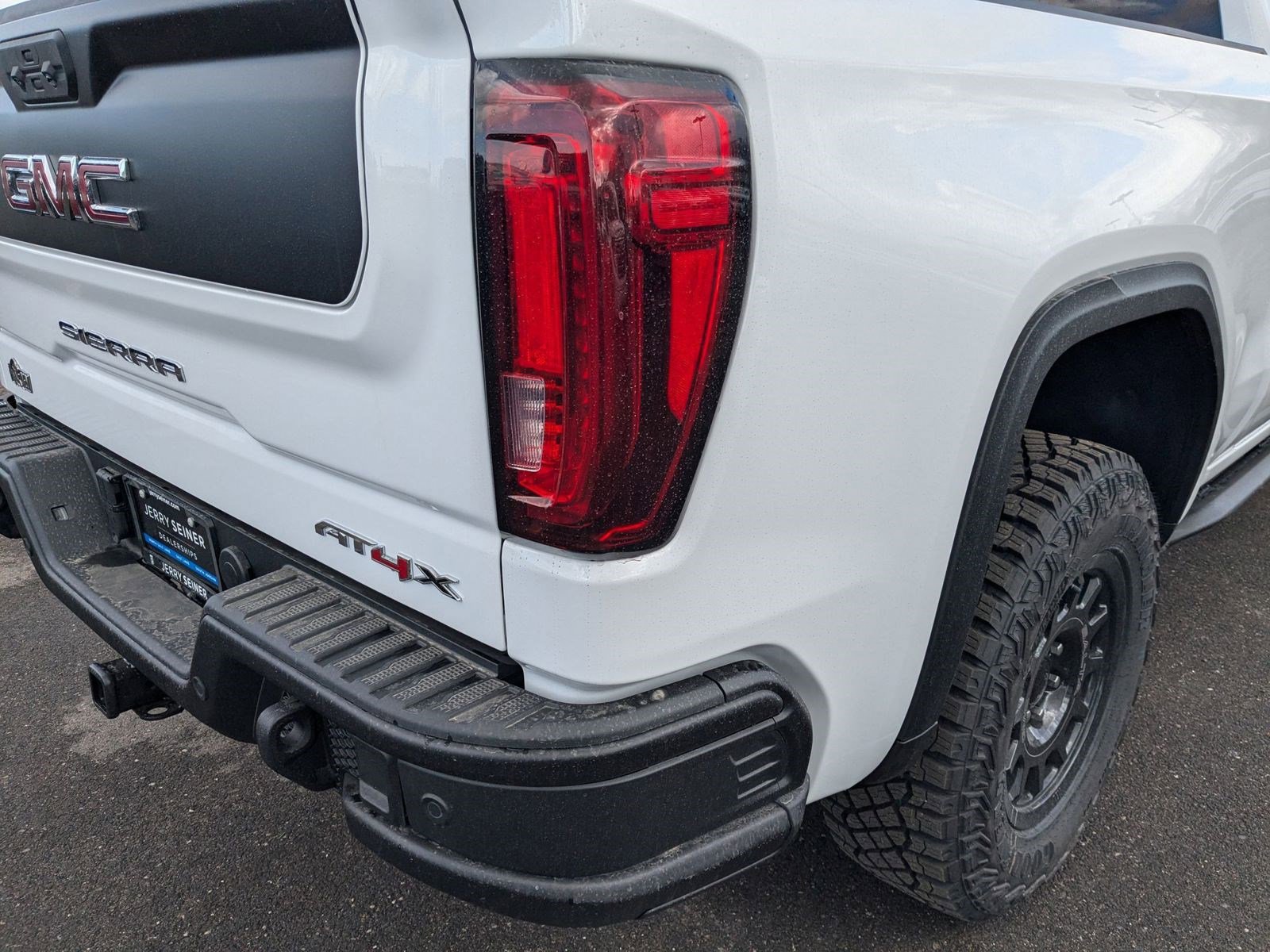 2025 Gmc Sierra 1500 AT4X photo 11